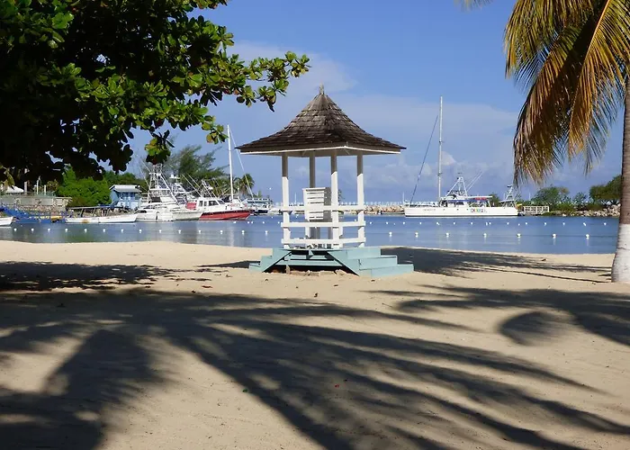 4 * Ocho Ríos